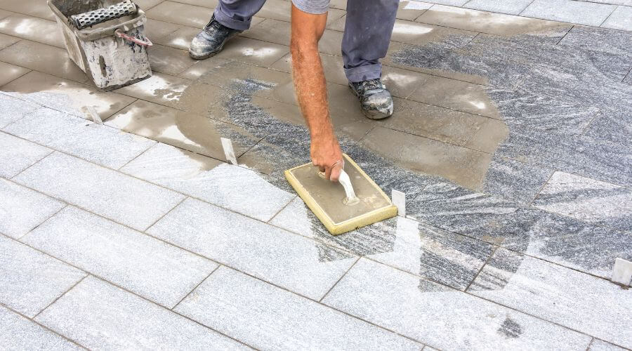 Professional residential roofers in Summitville, IN